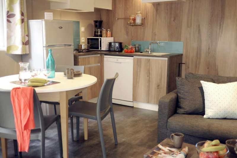 Camping Le Suroit Le Bois-Plage-en-Ré エクステリア 写真