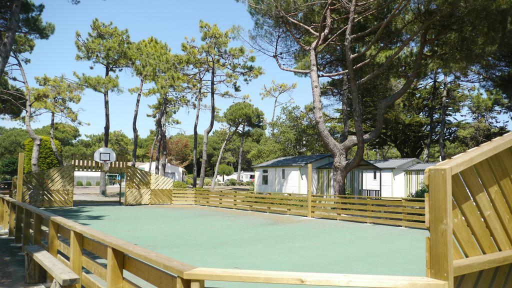 Camping Le Suroit Le Bois-Plage-en-Ré エクステリア 写真