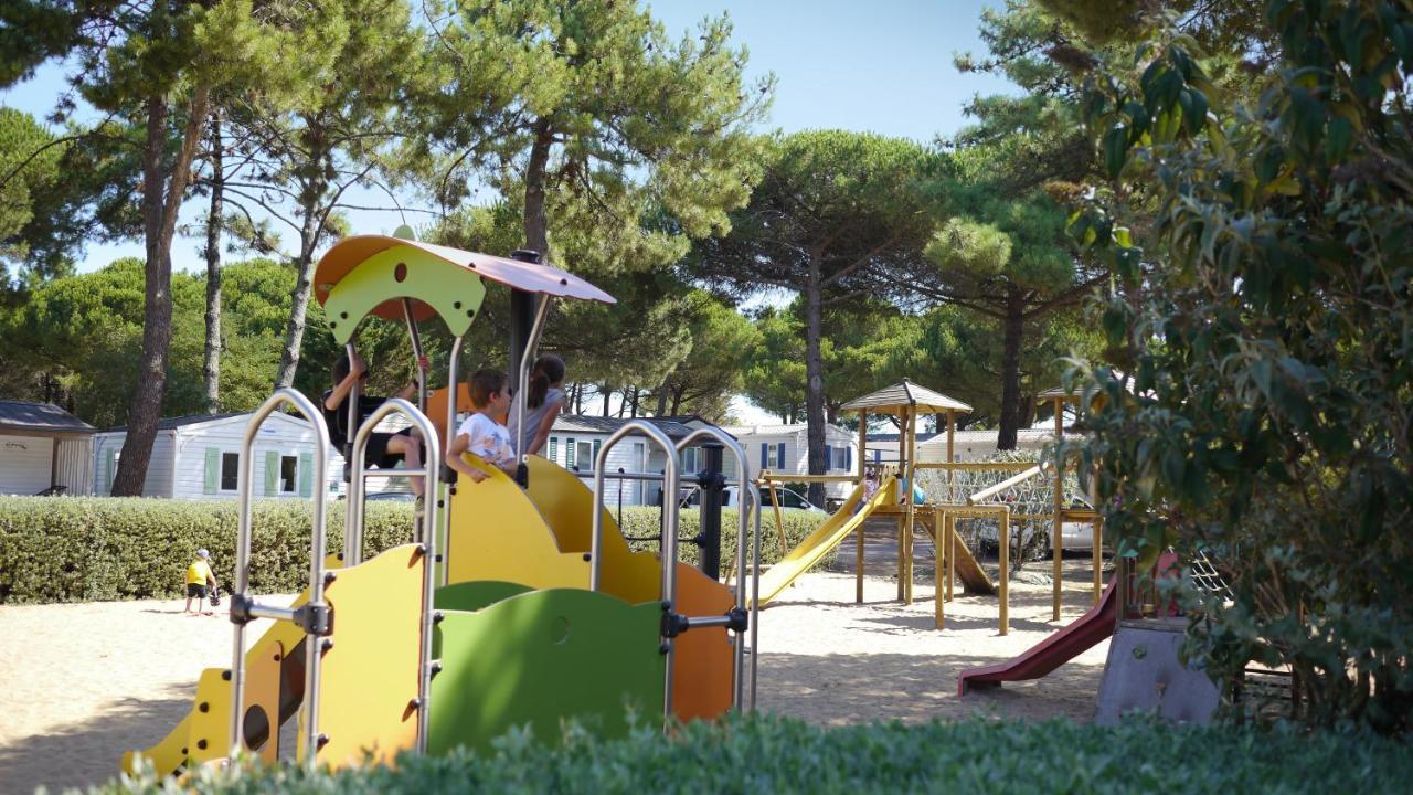 Camping Le Suroit Le Bois-Plage-en-Ré エクステリア 写真